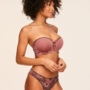 Elegant Lace Strapless Bra